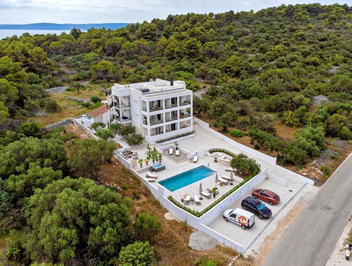 Luxury Villa Del Sogno With Pool, Jacuzzi, Parking 오크루그고른지 외부 사진