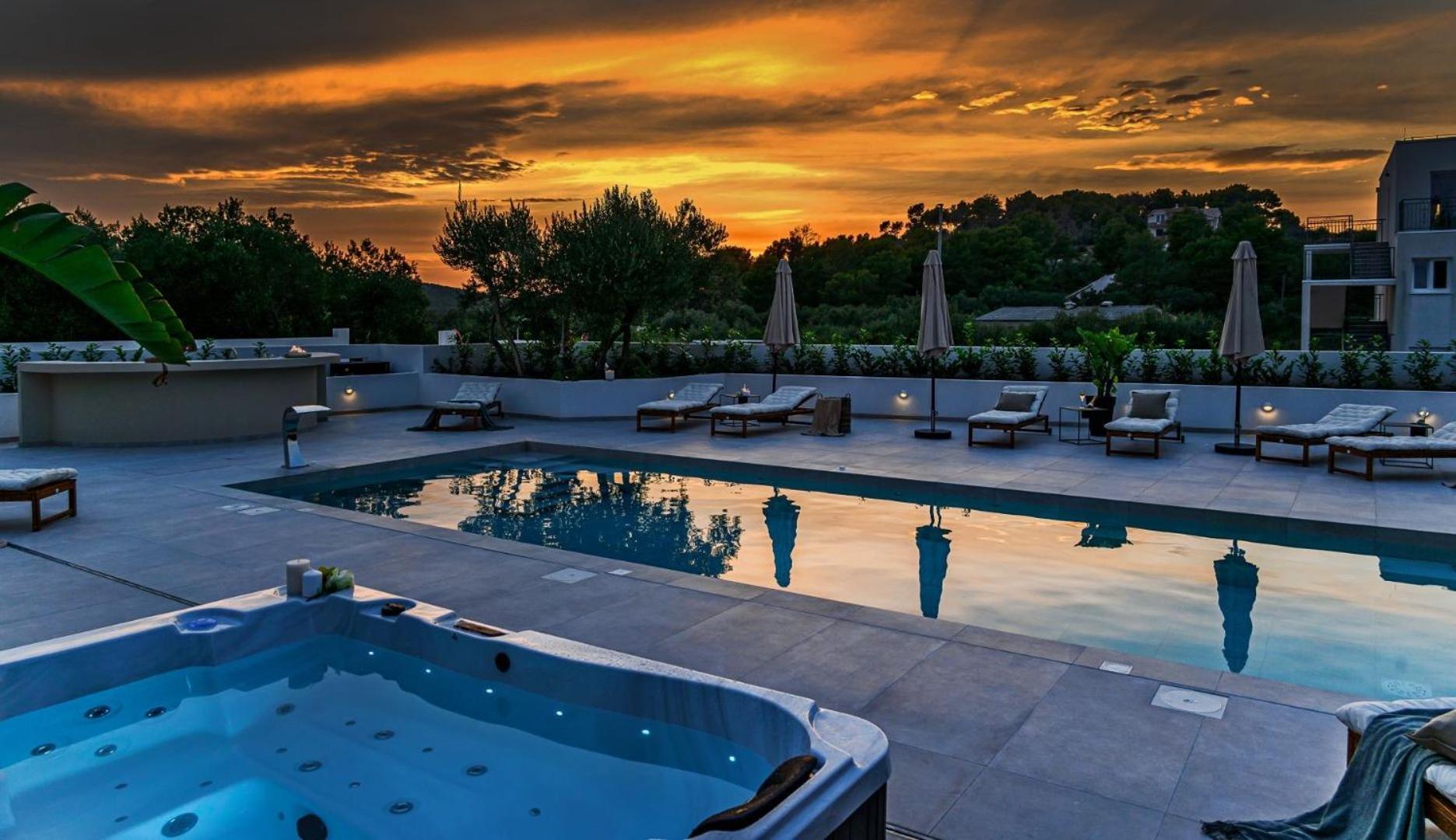 Luxury Villa Del Sogno With Pool, Jacuzzi, Parking 오크루그고른지 외부 사진