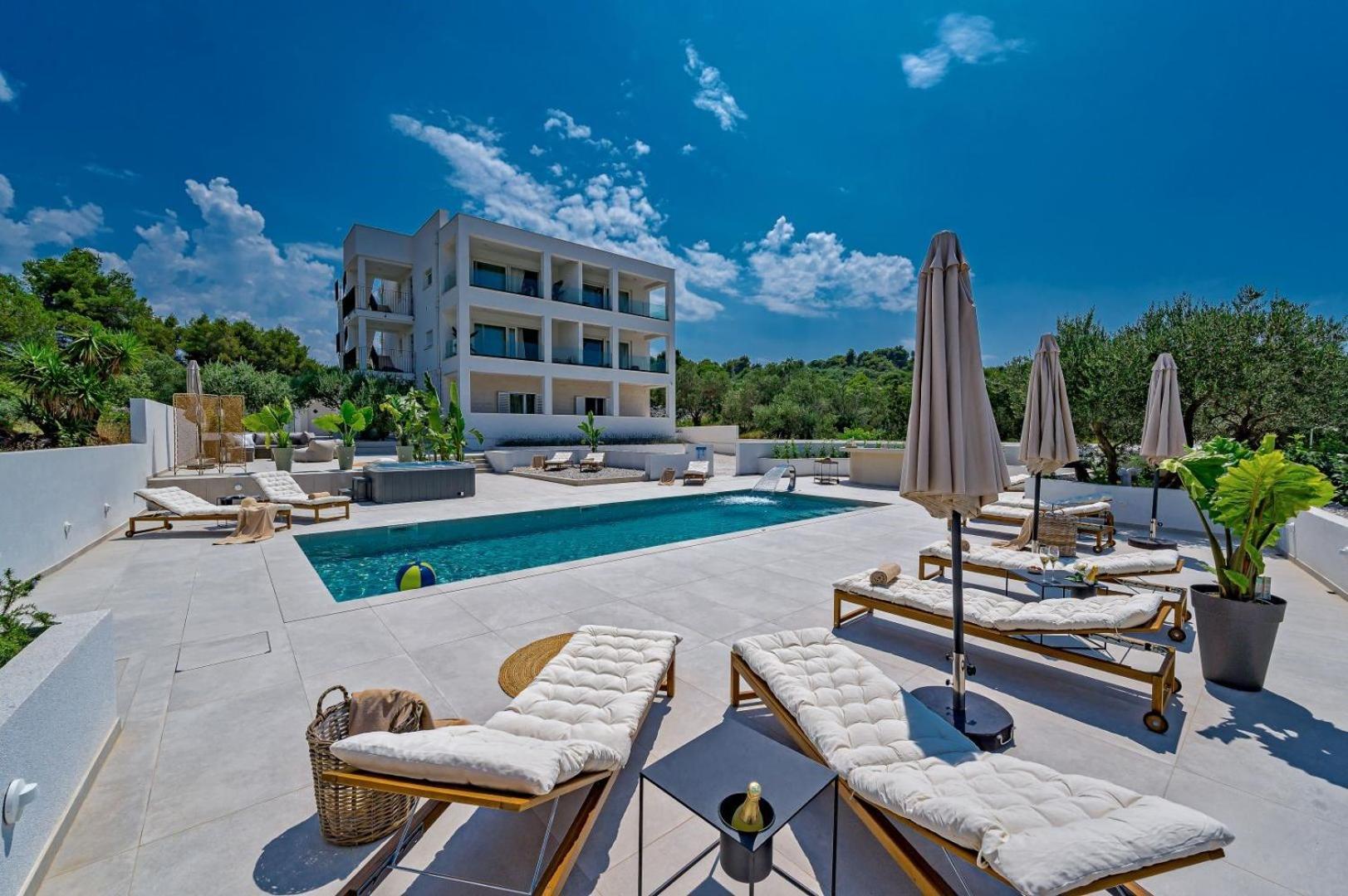 Luxury Villa Del Sogno With Pool, Jacuzzi, Parking 오크루그고른지 외부 사진