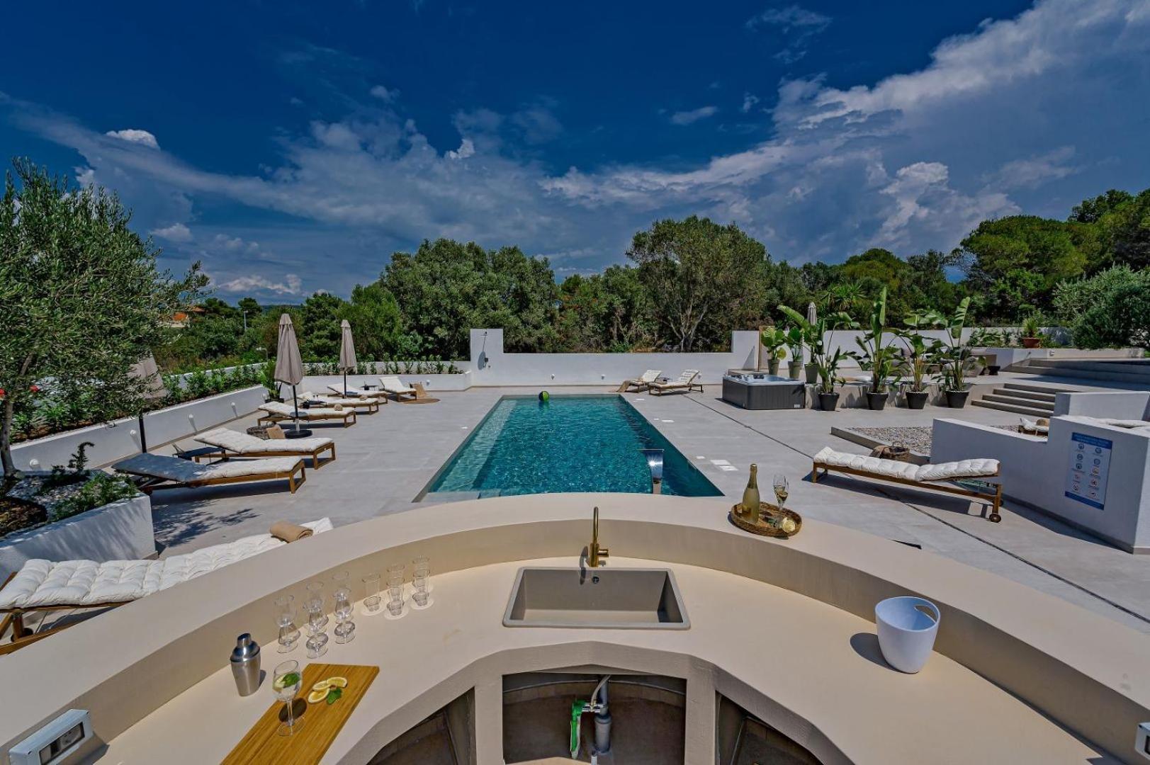 Luxury Villa Del Sogno With Pool, Jacuzzi, Parking 오크루그고른지 외부 사진