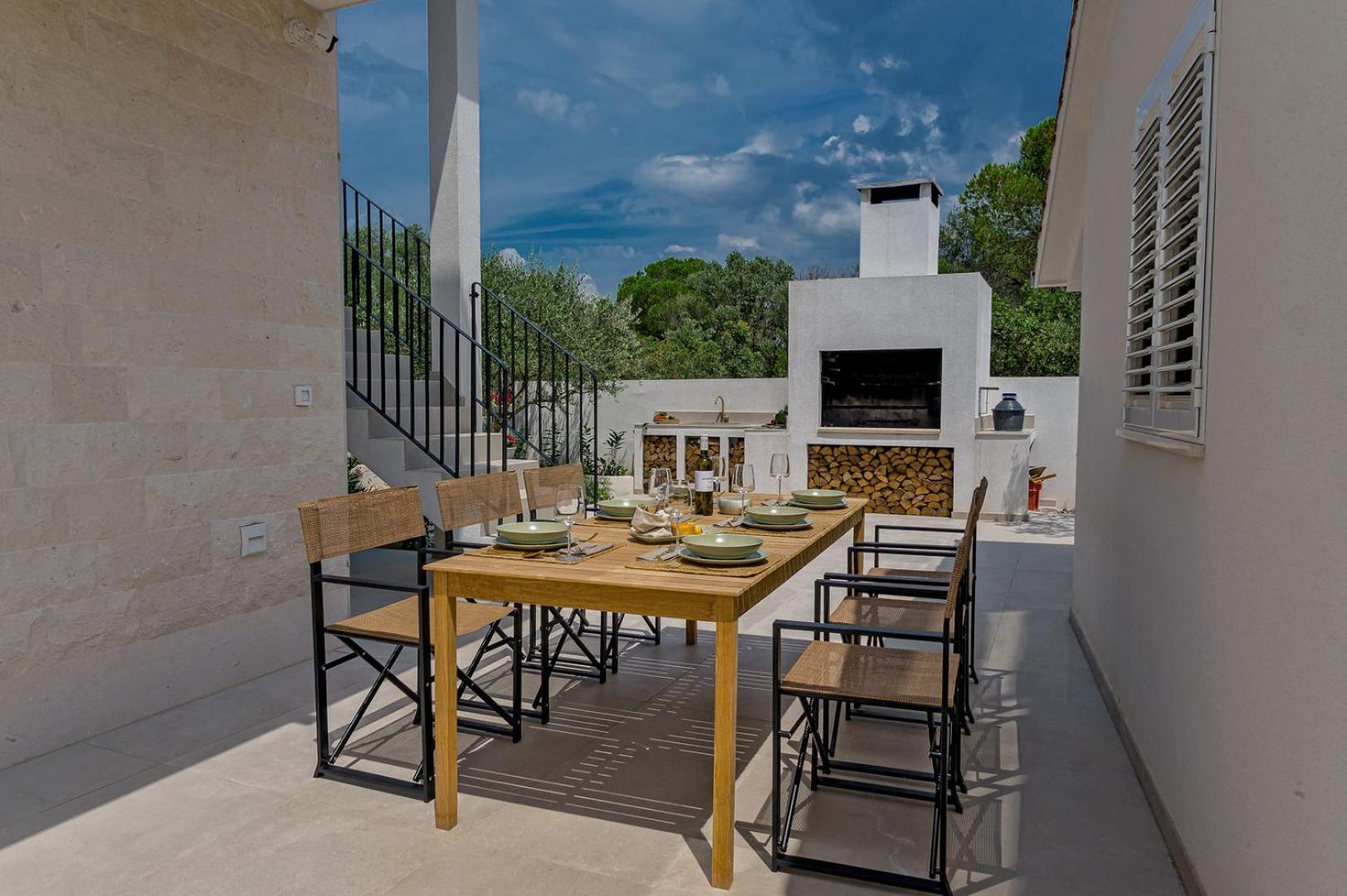 Luxury Villa Del Sogno With Pool, Jacuzzi, Parking 오크루그고른지 외부 사진